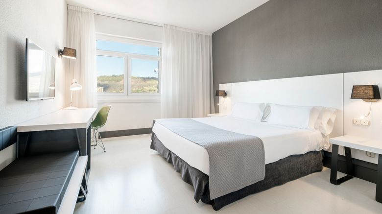 <b>Hotel Ilunion Bilbao Room</b>. Images powered by <a href="https://www.leonardoworldwide.com/" title="Leonardo Worldwide" target="_blank">Leonardo</a>.