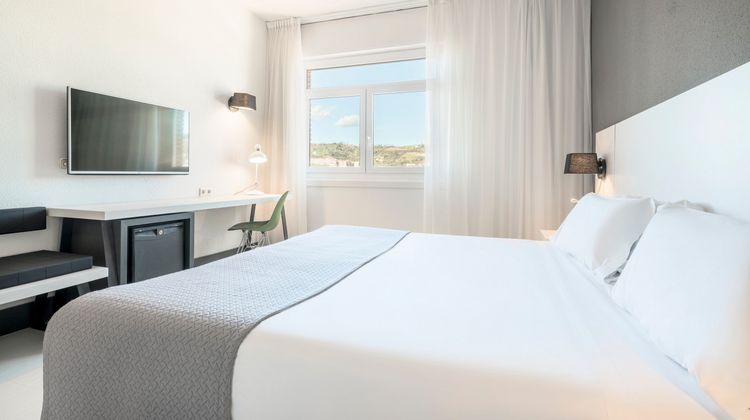 Hotel Ilunion Bilbao Room