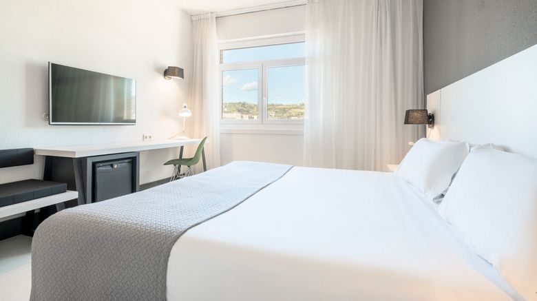<b>Hotel Ilunion Bilbao Room</b>. Images powered by <a href="https://www.leonardoworldwide.com/" title="Leonardo Worldwide" target="_blank">Leonardo</a>.