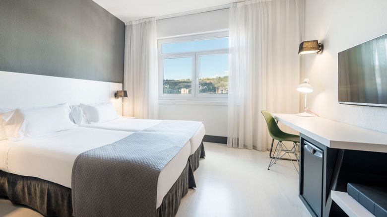 <b>Hotel Ilunion Bilbao Room</b>. Images powered by <a href="https://www.leonardoworldwide.com/" title="Leonardo Worldwide" target="_blank">Leonardo</a>.