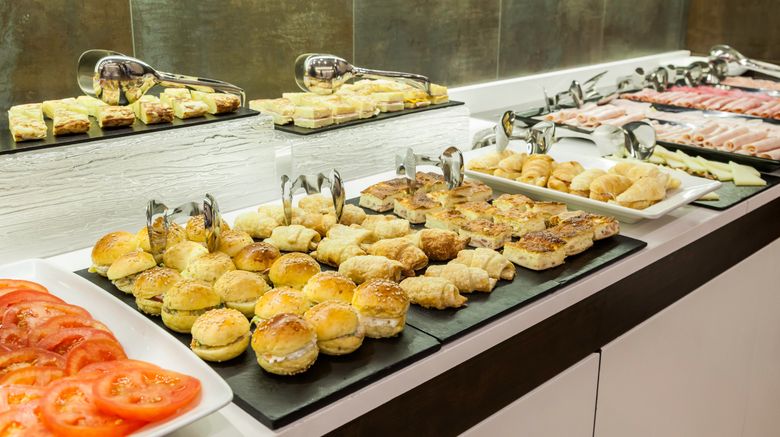 <b>Hotel Ilunion Suites Madrid Restaurant</b>. Images powered by <a href="https://www.leonardoworldwide.com/" title="Leonardo Worldwide" target="_blank">Leonardo</a>.