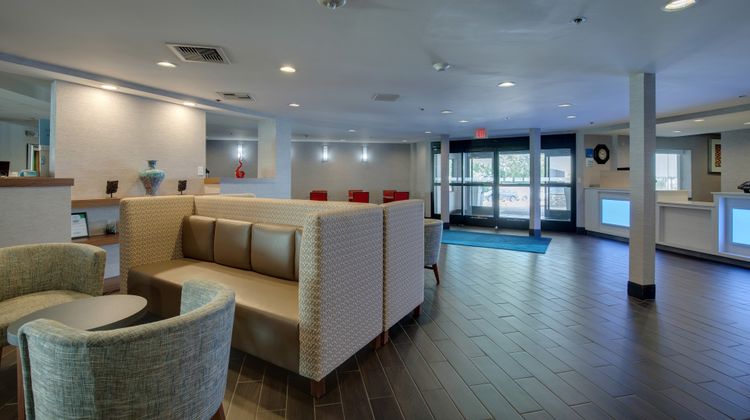 Holiday Inn Express West I40 Lobby