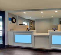 Holiday Inn Express West I40 Lobby