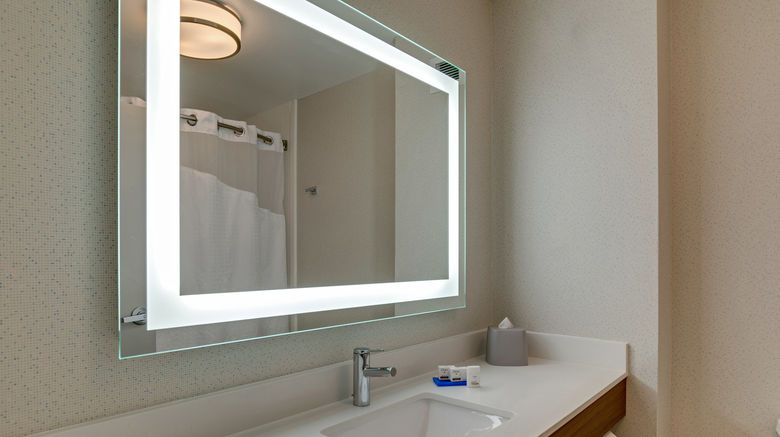 <b>Holiday Inn Express Nashville-Opryland Room</b>. Images powered by <a href="https://www.leonardoworldwide.com/" title="Leonardo Worldwide" target="_blank">Leonardo</a>.