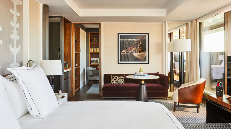 <b>Rosewood Villa Magna Suite</b>. Images powered by <a href="https://www.leonardoworldwide.com/" title="Leonardo Worldwide" target="_blank">Leonardo</a>.