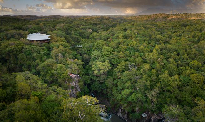 Rio Perdido Exterior