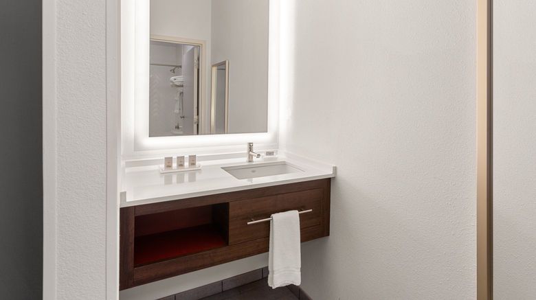 <b>Holiday Inn & Suites Seattle Northeast Room</b>. Images powered by <a href="https://www.leonardoworldwide.com/" title="Leonardo Worldwide" target="_blank">Leonardo</a>.