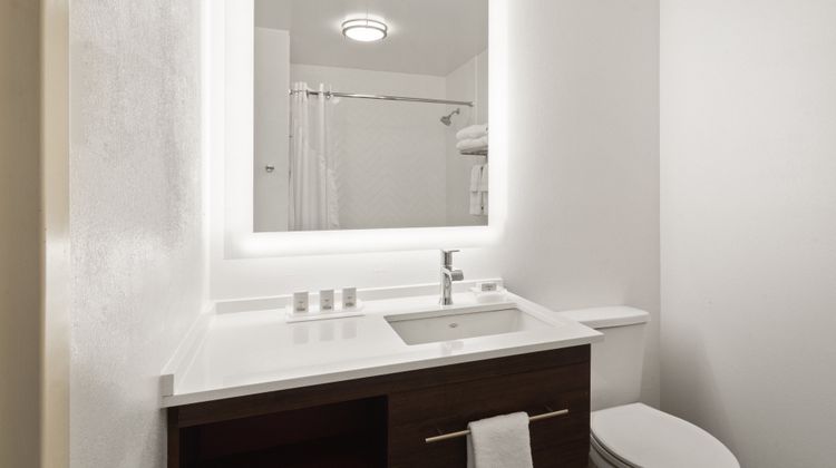 Holiday Inn & Suites Seattle Northeast Room