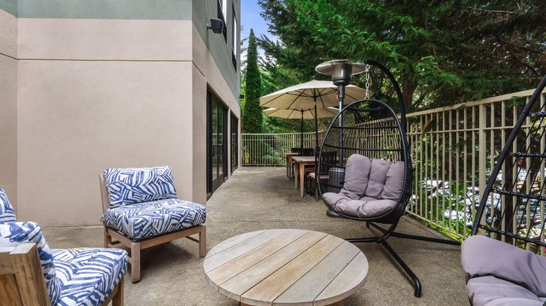 <b>Holiday Inn & Suites Seattle Northeast Exterior</b>. Images powered by <a href="https://www.leonardoworldwide.com/" title="Leonardo Worldwide" target="_blank">Leonardo</a>.