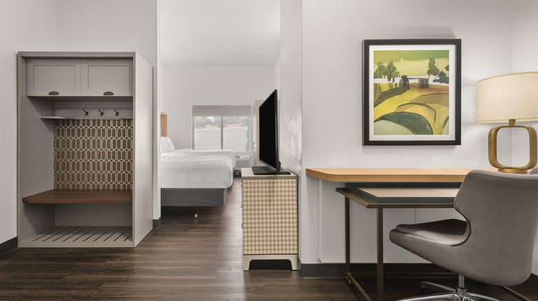 <b>Holiday Inn & Suites Seattle Northeast Room</b>. Images powered by <a href="https://www.leonardoworldwide.com/" title="Leonardo Worldwide" target="_blank">Leonardo</a>.