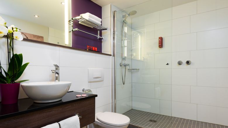 <b>Leonardo Hotel Frankfurt City Center Room</b>. Images powered by <a href="https://www.leonardoworldwide.com/" title="Leonardo Worldwide" target="_blank">Leonardo</a>.