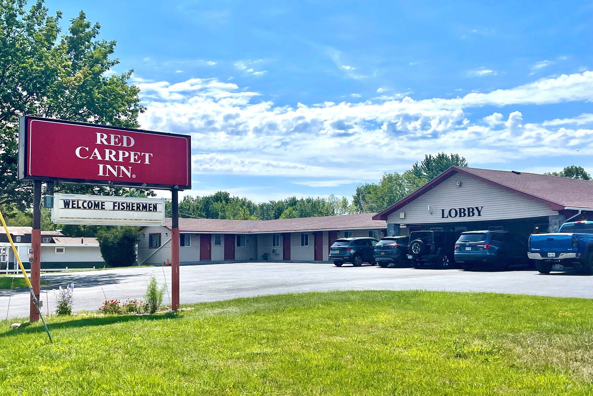 Red shop carpet inn