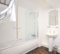 Fisherman's Cot by Marston's Inns Room