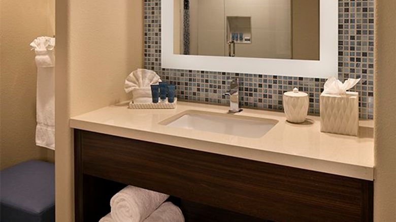 <b>Lido Beach Resort Room</b>. Images powered by <a href="https://leonardo.com/" title="Leonardo Worldwide" target="_blank">Leonardo</a>.