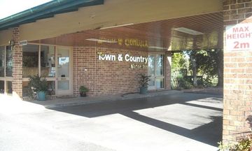 Town & Country Motor Inn
