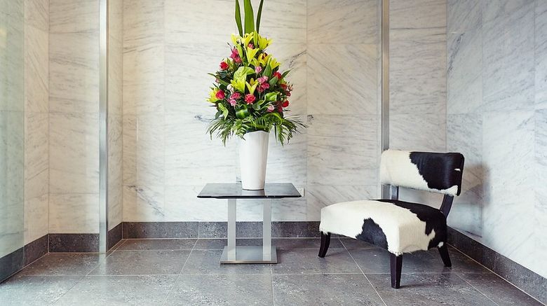 <b>Crown on Darby Lobby</b>. Images powered by <a href="https://www.leonardoworldwide.com/" title="Leonardo Worldwide" target="_blank">Leonardo</a>.
