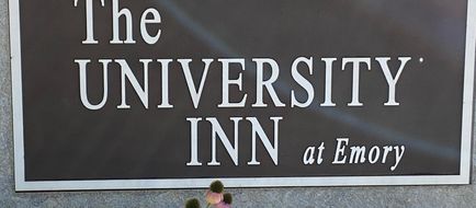 The University Inn At Emory Exterior