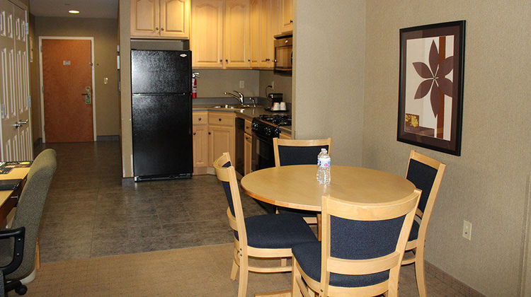 Marco LaGuardia Hotel & Suites Room