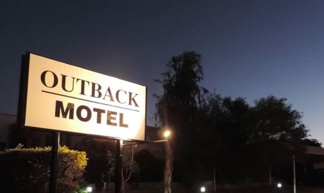 Outback Motel Exterior