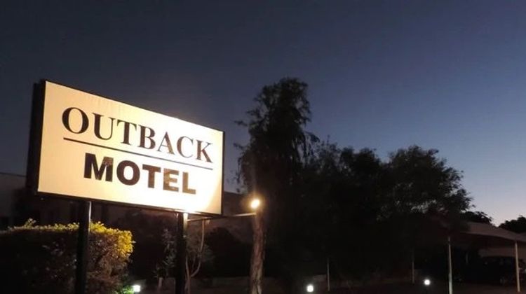 Outback Motel Exterior