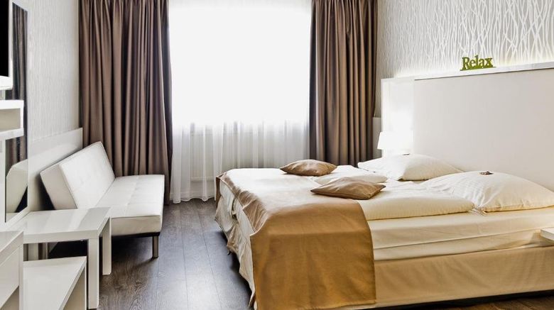 <b>QU Hotel Augsburg Room</b>. Images powered by <a href="https://www.leonardoworldwide.com/" title="Leonardo Worldwide" target="_blank">Leonardo</a>.