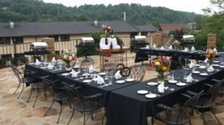 <b>Meadowbrook Inn Exterior</b>. Images powered by <a href="https://www.leonardoworldwide.com/" title="Leonardo Worldwide" target="_blank">Leonardo</a>.