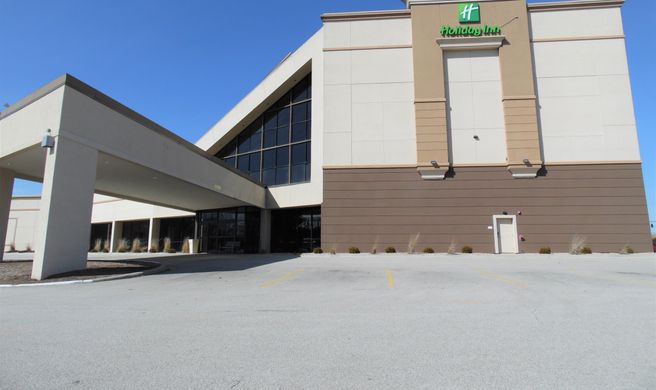 Holiday Inn Bloomington-Normal Exterior