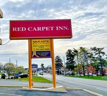 Red Carpet Inn Amish Country Exterior