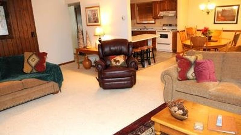 <b>Seven Springs Mountain Resort Room</b>. Images powered by <a href="https://www.leonardoworldwide.com/" title="Leonardo Worldwide" target="_blank">Leonardo</a>.