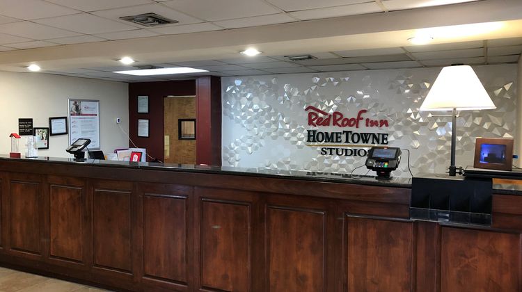 HomeTowne Studios Augusta Lobby