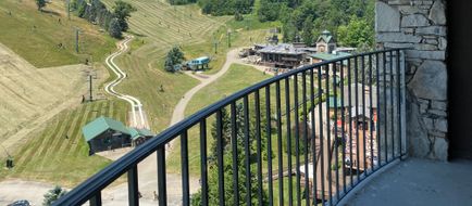 Slopeside Hotel at Seven Springs Resort Exterior
