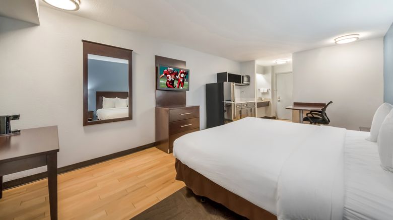 <b>HomeTowne Studios San Antonio - Seaworld Room</b>. Images powered by <a href="https://www.leonardoworldwide.com/" title="Leonardo Worldwide" target="_blank">Leonardo</a>.
