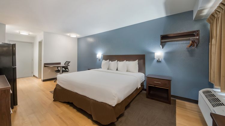 HomeTowne Studios San Antonio - Seaworld Room