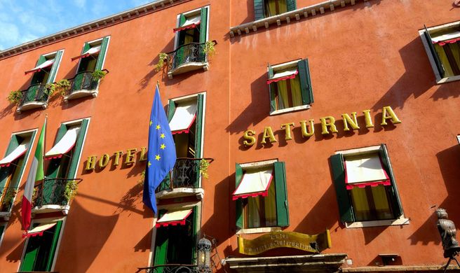 Hotel Saturnia & International Exterior