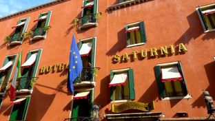 Hotel Saturnia & International