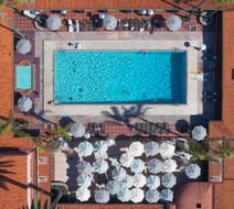 La Jolla Beach & Tennis Club Exterior