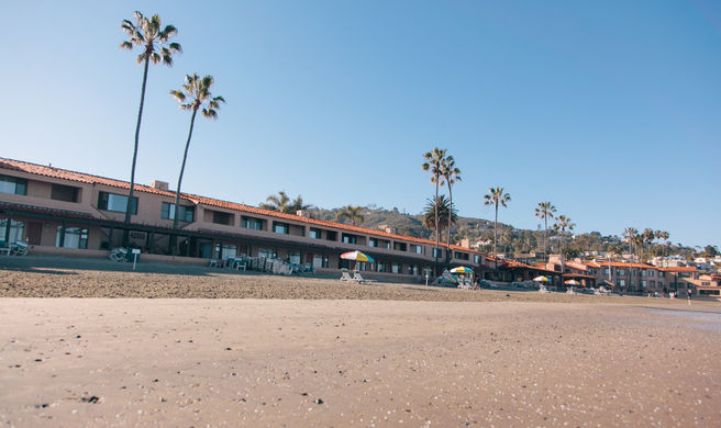 La Jolla Beach & Tennis Club Exterior