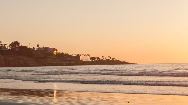 La Jolla Beach & Tennis Club Exterior