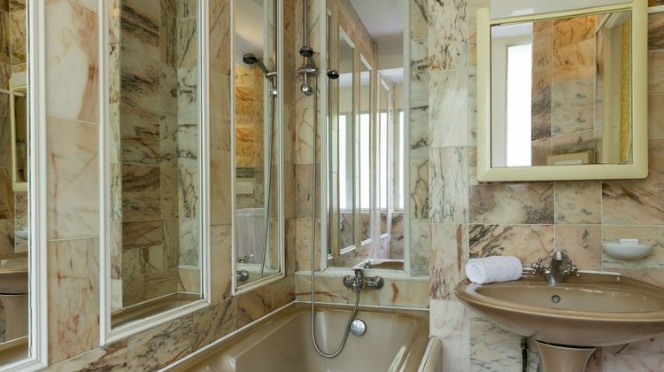 Belle Isle sur Risle Room