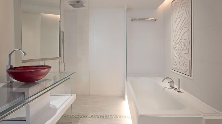 <b>Le Meridien Gurgaon Delhi NCR Room</b>. Images powered by <a href="https://www.leonardoworldwide.com/" title="Leonardo Worldwide" target="_blank">Leonardo</a>.