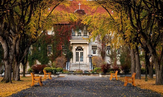 St Eugene Golf Resort & Casino Exterior