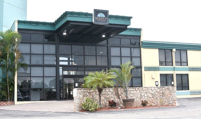 Punta Gorda Waterfront Hotel Exterior