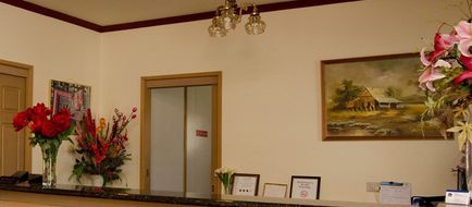 Pines Country Club Motor Inn Lobby