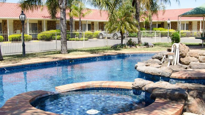 <b>Pines Country Club Motor Inn Pool</b>. Images powered by <a href="https://www.leonardoworldwide.com/" title="Leonardo Worldwide" target="_blank">Leonardo</a>.