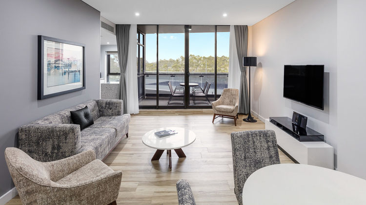 Meriton Suites Church Street, Parramatta Suite