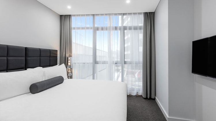 Meriton Suites Church Street, Parramatta Suite