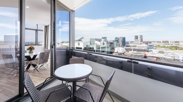 Meriton Suites Church Street, Parramatta Suite