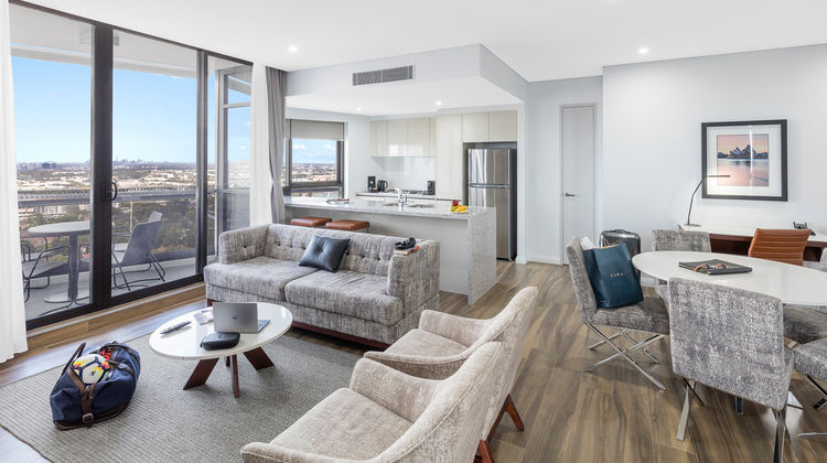 Meriton Suites Church Street, Parramatta Suite