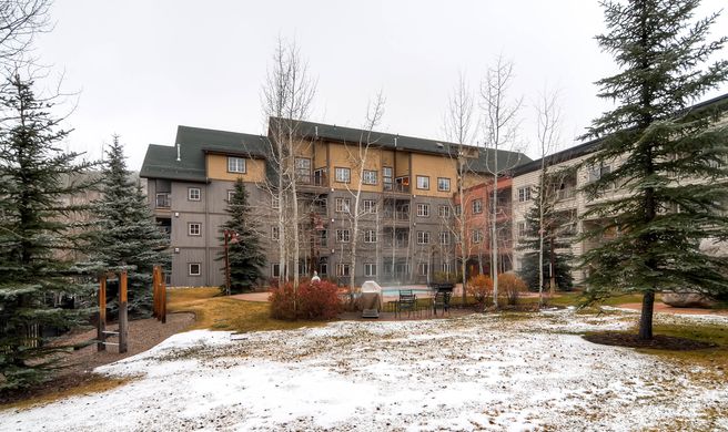 Expedition Station at River Run Village Exterior