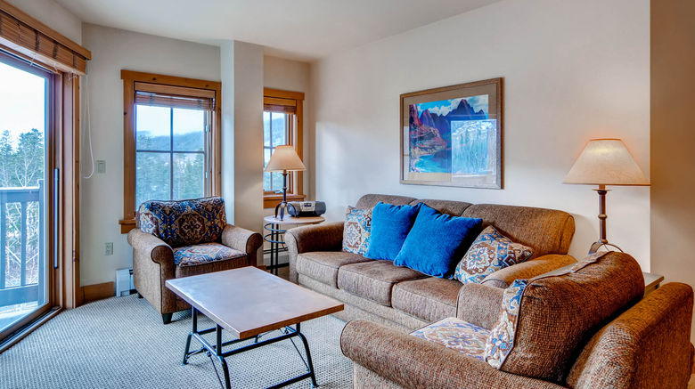 <b>Expedition Station at River Run Village Room</b>. Images powered by <a href="https://www.leonardoworldwide.com/" title="Leonardo Worldwide" target="_blank">Leonardo</a>.